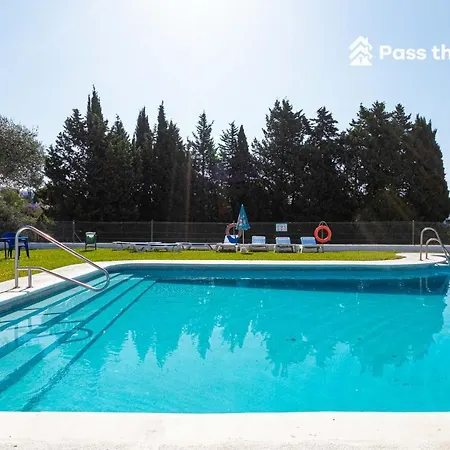 Ideal Familia En - Pass The Keys *